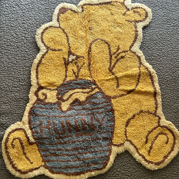 Winnie the Pooh Kids Bib and Blanket Set - Red and Cream - Picture 2 of 7